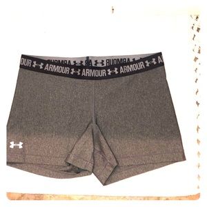 Unerarmour shorts